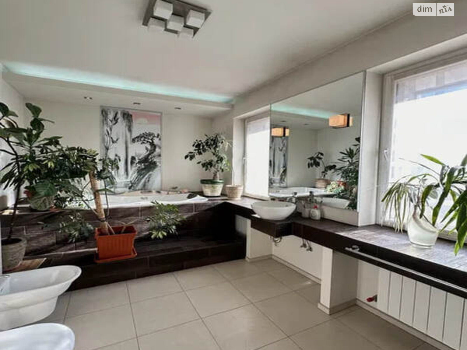 трехкомнатная квартира в Днепре, район Центральный Холм, на ул. Сикорского Игоря 43 в аренду на долгий срок помесячно фото 1