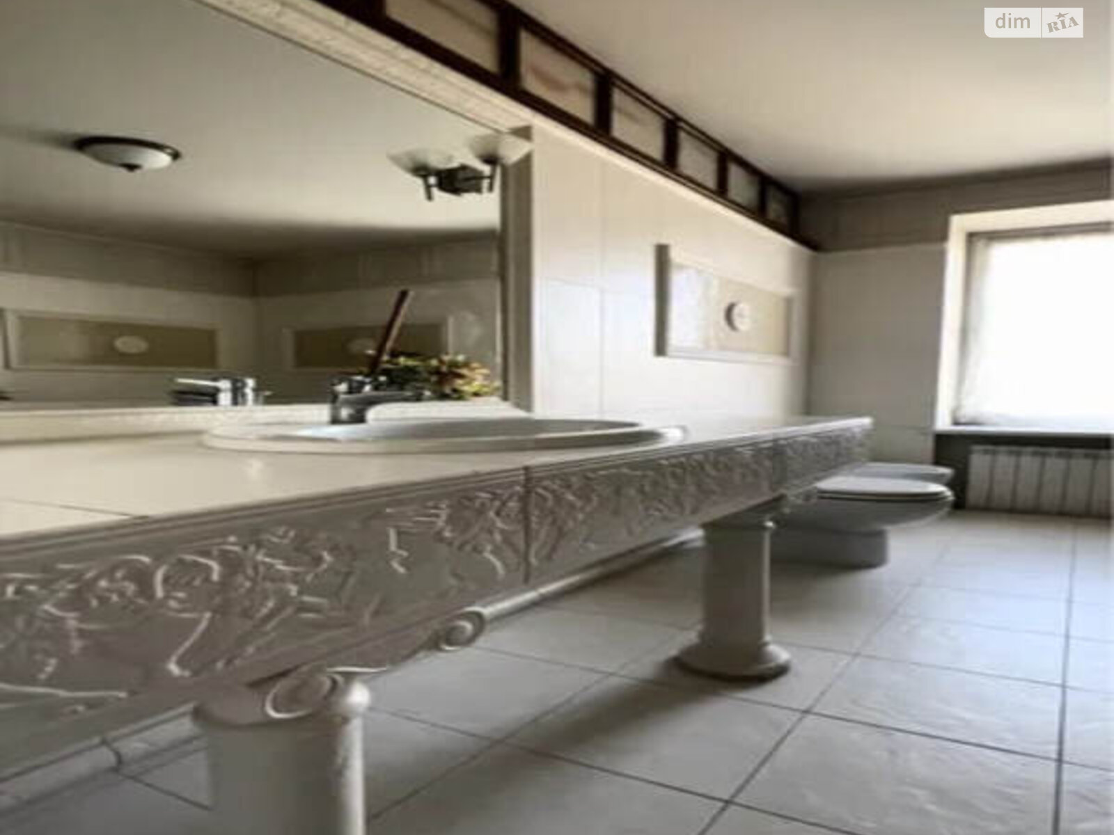 трехкомнатная квартира в Днепре, район Центральный Холм, на ул. Сикорского Игоря 43 в аренду на долгий срок помесячно фото 1