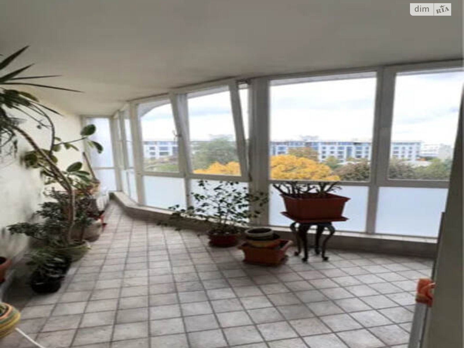 трехкомнатная квартира в Днепре, район Центральный Холм, на ул. Сикорского Игоря 43 в аренду на долгий срок помесячно фото 1