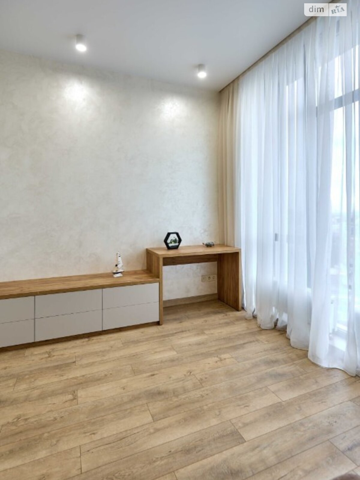 двухкомнатная квартира с мебелью в Днепре, район Центральный, на бул. Кучеревского 1 в аренду на долгий срок помесячно фото 1