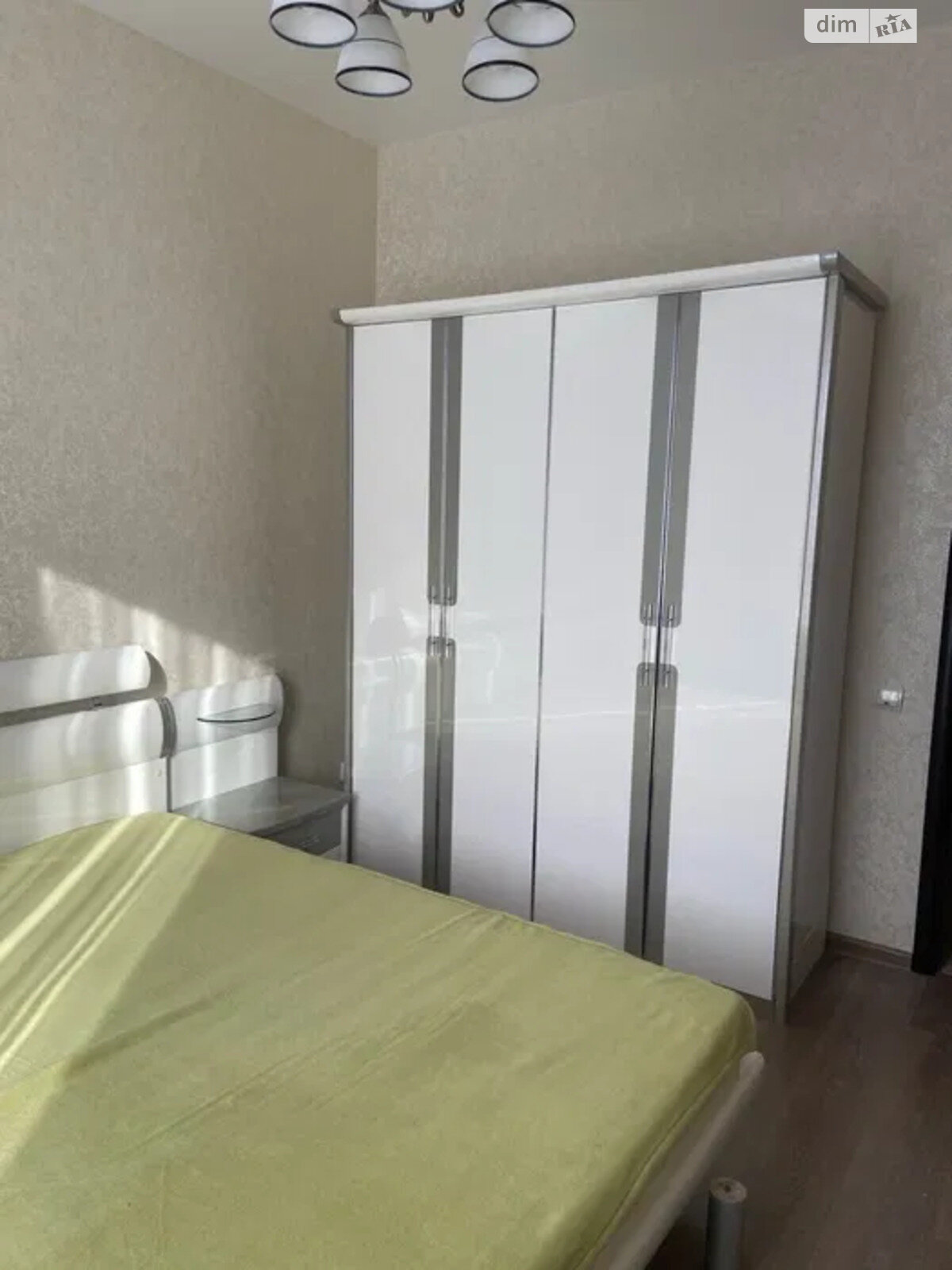 трикімнатна квартира в Дніпрі, район Центральний, на просп. Лесі Українки в довготривалу оренду помісячно фото 1 трикімнатна квартира в Дніпрі, район Центральний, на просп. Лесі Українки в довготривалу оренду помісячно фото 1