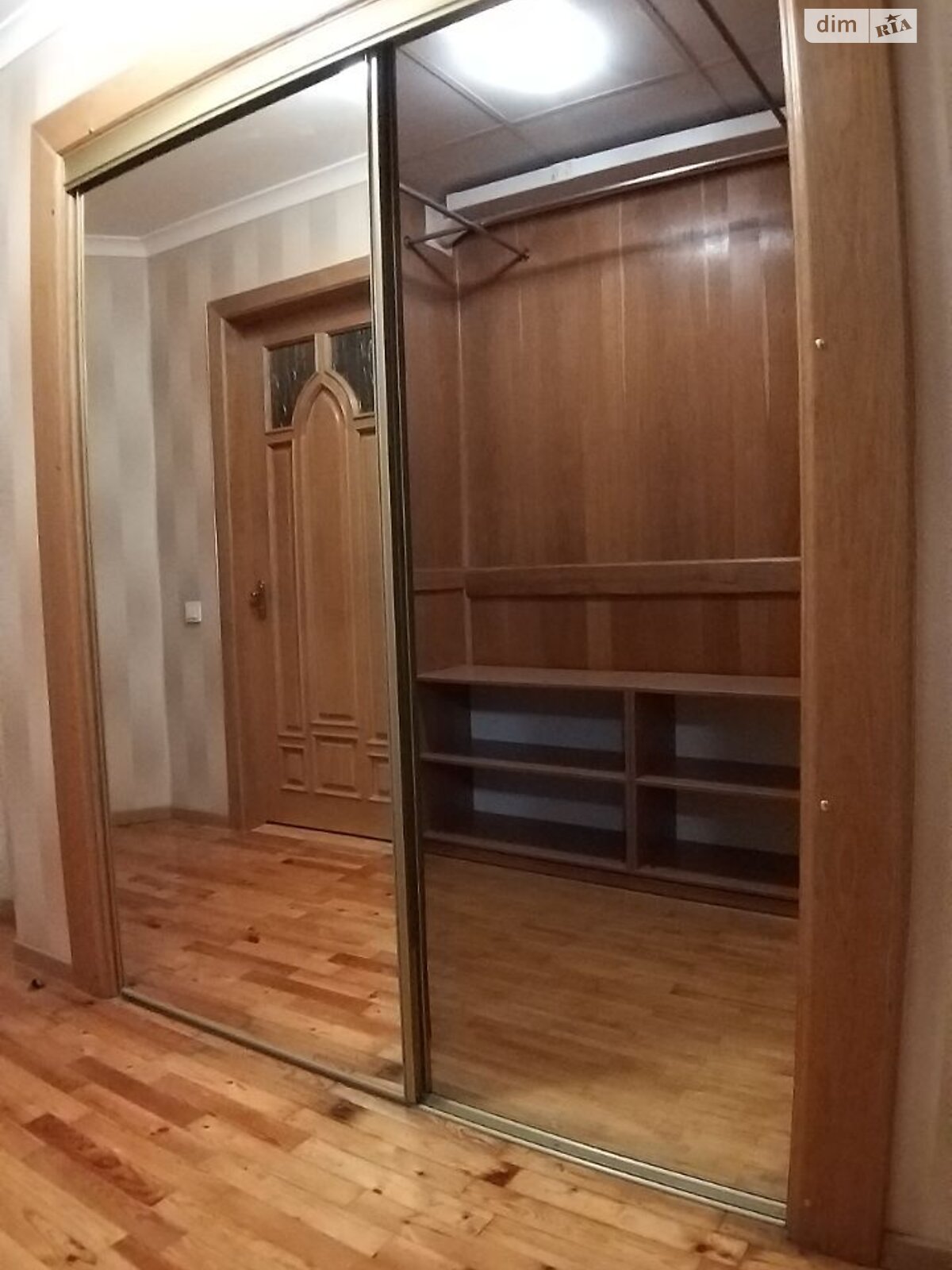 трехкомнатная квартира с мебелью в Днепре, район Центральный, на просп. Яворницкого Дмитрия в аренду на долгий срок помесячно фото 1 трехкомнатная квартира с мебелью в Днепре, район Центральный, на просп. Яворницкого Дмитрия в аренду на долгий срок помесячно фото 1