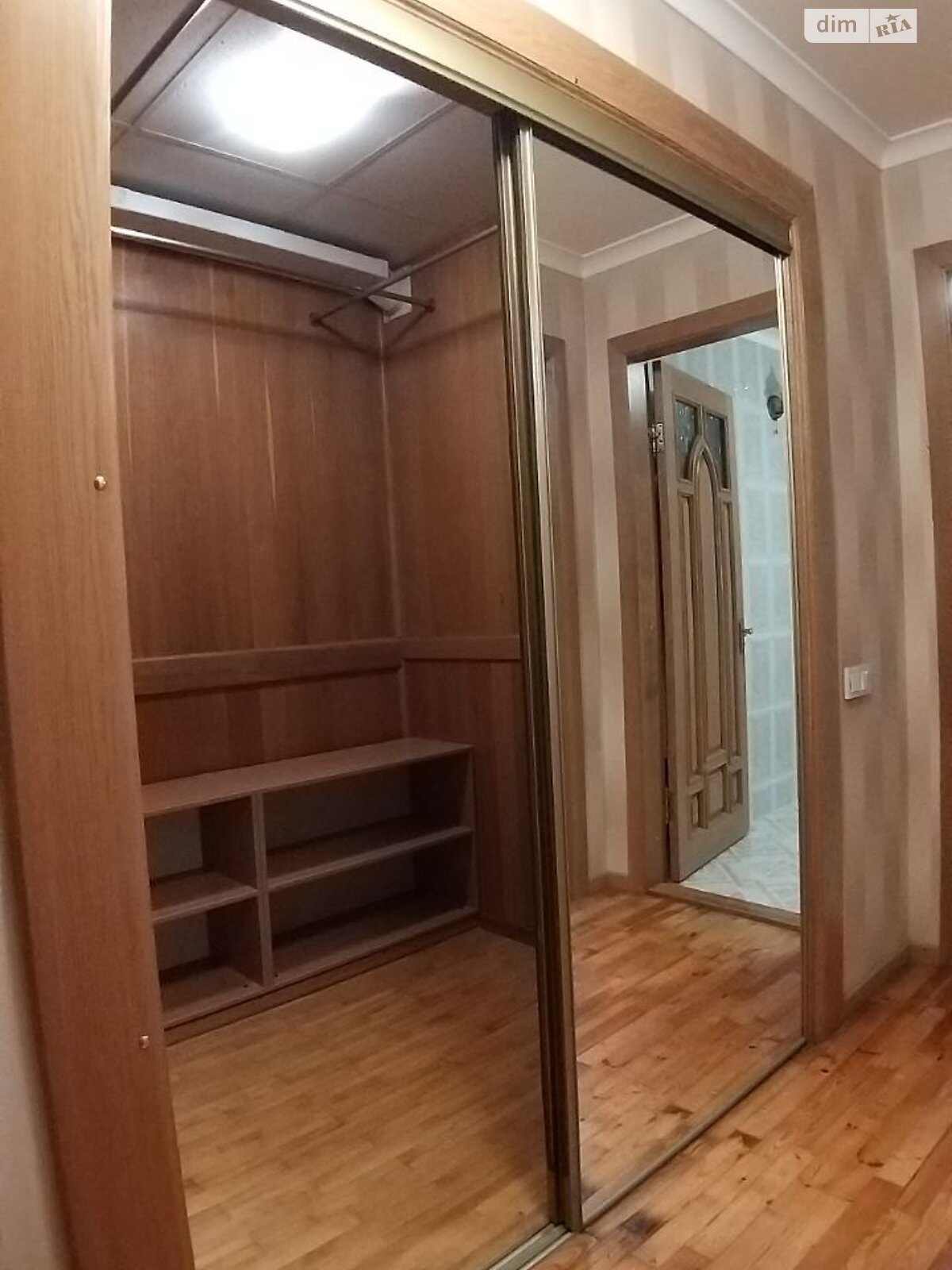 трехкомнатная квартира с мебелью в Днепре, район Центральный, на просп. Яворницкого Дмитрия в аренду на долгий срок помесячно фото 1 трехкомнатная квартира с мебелью в Днепре, район Центральный, на просп. Яворницкого Дмитрия в аренду на долгий срок помесячно фото 1
