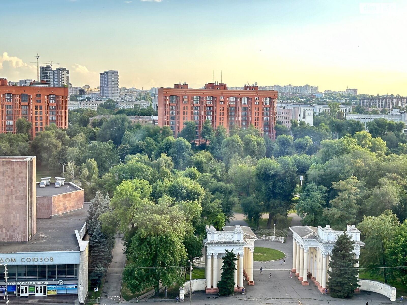 двухкомнатная квартира в Днепре, район Центральный, на просп. Яворницкого Дмитрия 72 в аренду на долгий срок помесячно фото 1