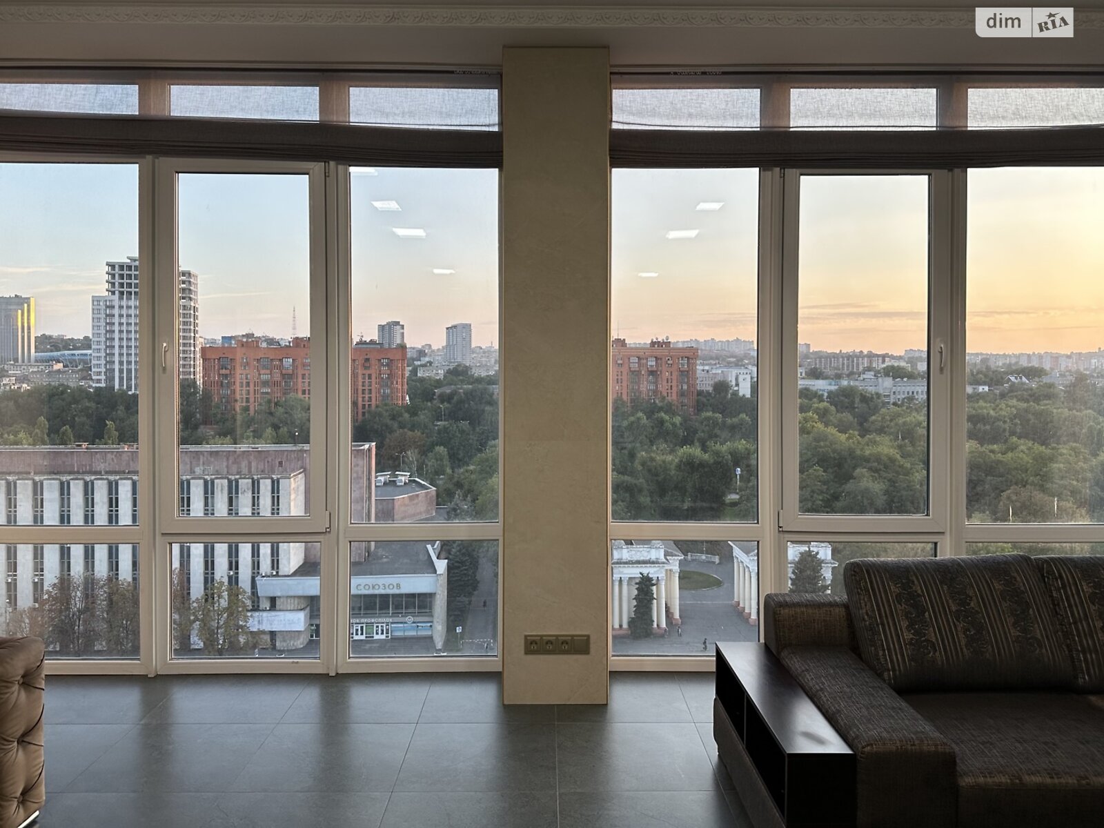 двухкомнатная квартира в Днепре, район Центральный, на просп. Яворницкого Дмитрия 72 в аренду на долгий срок помесячно фото 1