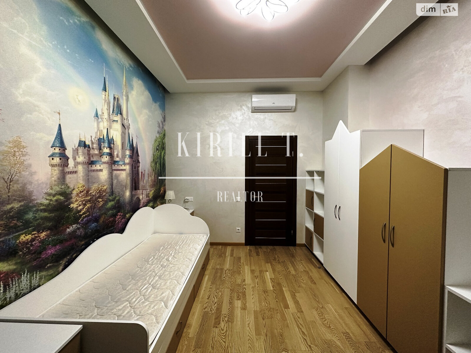 чотирикімнатна квартира з меблями в Дніпрі, район Центральний, на вул. Подолинського Сергія 31 в довготривалу оренду помісячно фото 1 чотирикімнатна квартира з меблями в Дніпрі, район Центральний, на вул. Подолинського Сергія 31 в довготривалу оренду помісячно фото 1