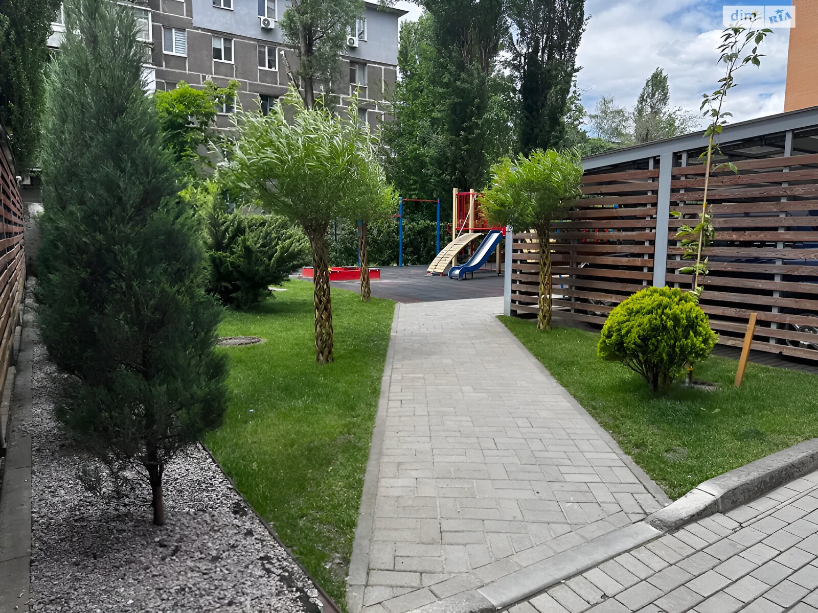 трехкомнатная квартира в Днепре, район Воронцова, на просп. Слобожанский 17 в аренду на долгий срок помесячно фото 1 трехкомнатная квартира в Днепре, район Воронцова, на просп. Слобожанский 17 в аренду на долгий срок помесячно фото 1