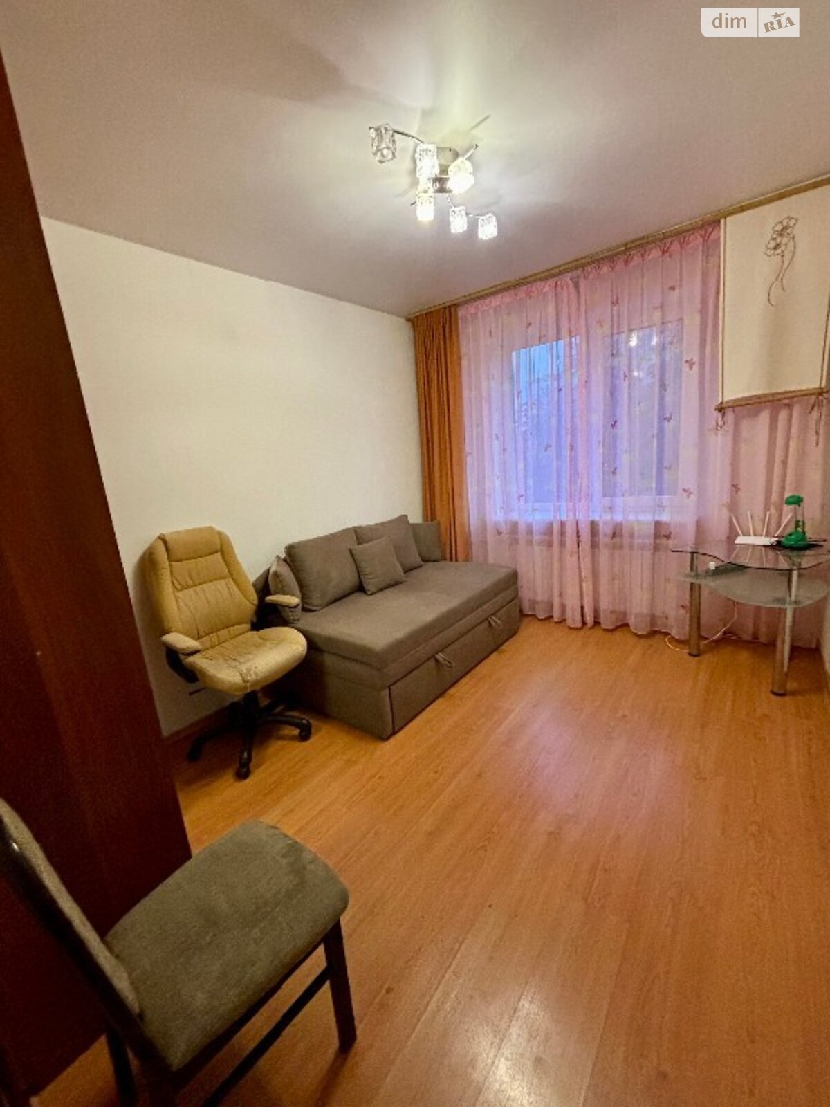 трехкомнатная квартира с мебелью в Днепре, район Амур-Нижнеднепровский, на ул. Беляева в аренду на долгий срок помесячно фото 1