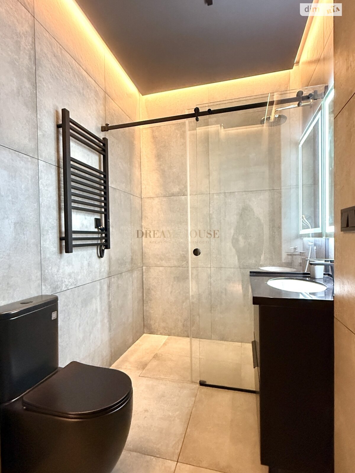 трехкомнатная квартира в Гостомеле, на пер. Богдана Ступки 3 в аренду на долгий срок помесячно фото 1