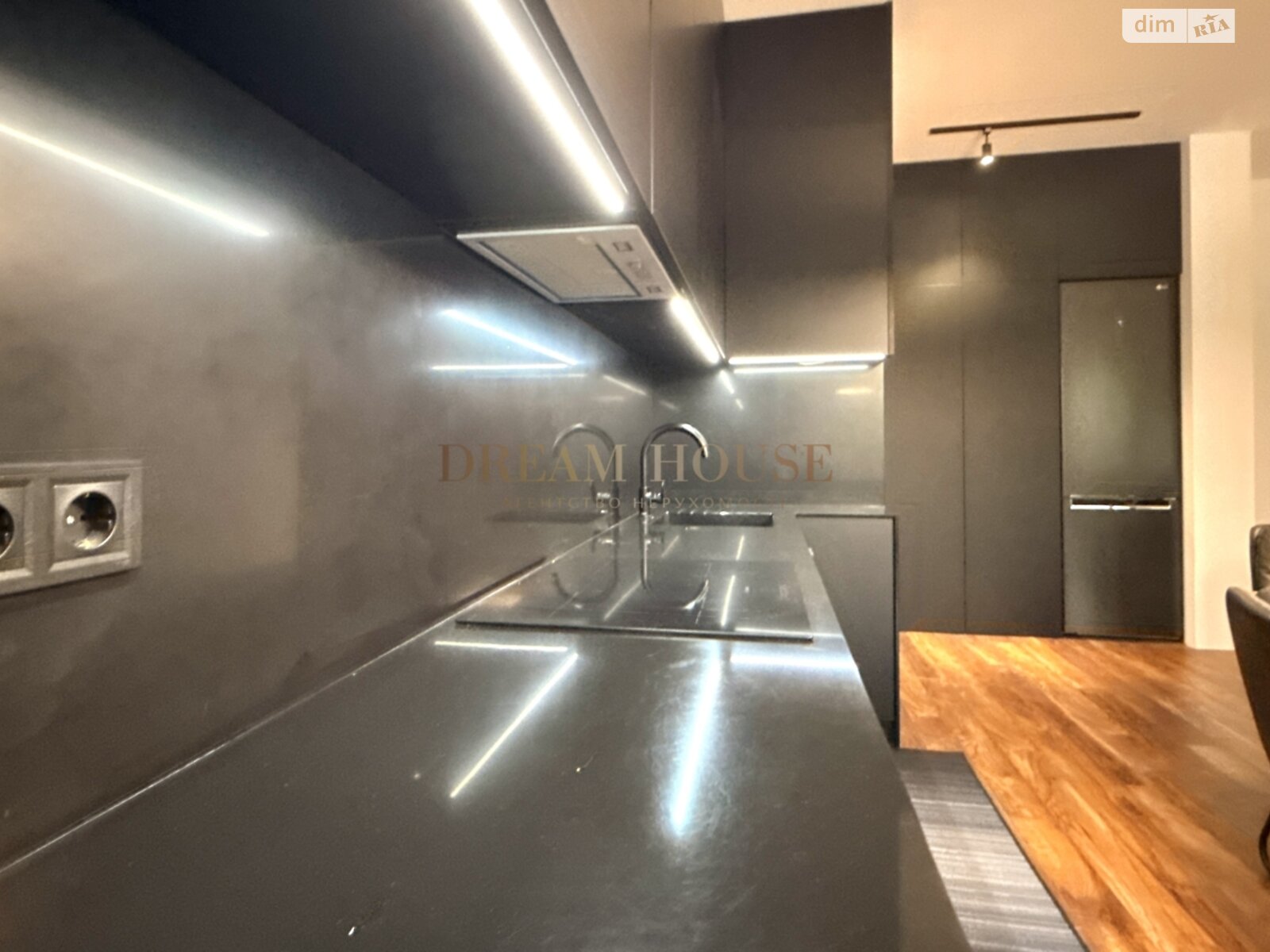 трехкомнатная квартира в Гостомеле, на пер. Богдана Ступки 3 в аренду на долгий срок помесячно фото 1