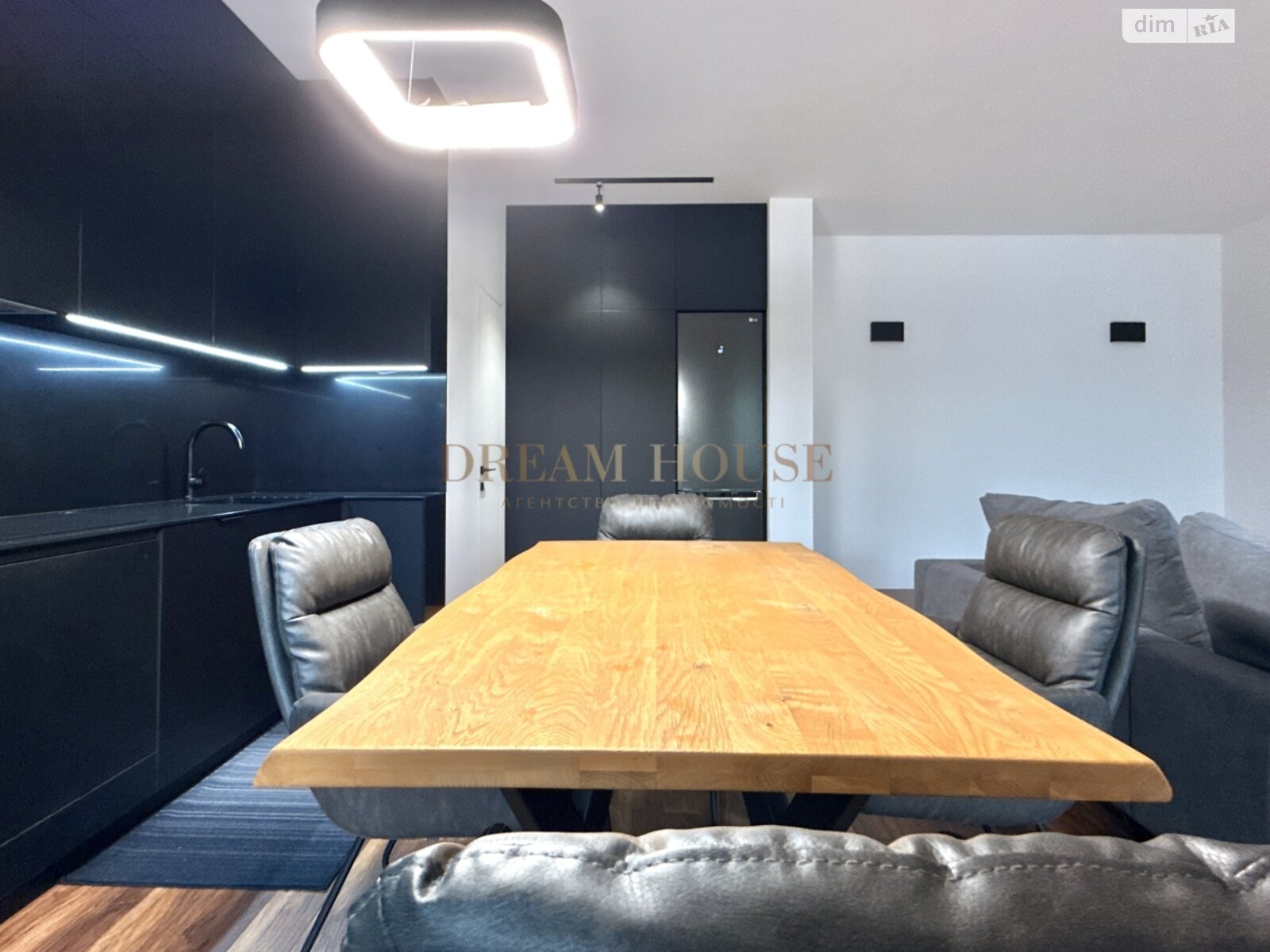 трехкомнатная квартира в Гостомеле, на пер. Богдана Ступки 3 в аренду на долгий срок помесячно фото 1