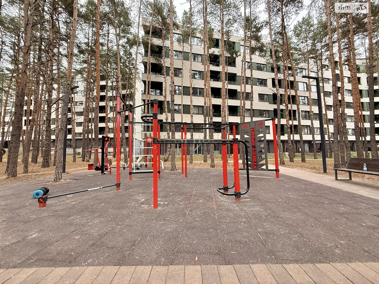 трехкомнатная квартира в Гостомеле, на пер. Богдана Ступки 3 в аренду на долгий срок помесячно фото 1