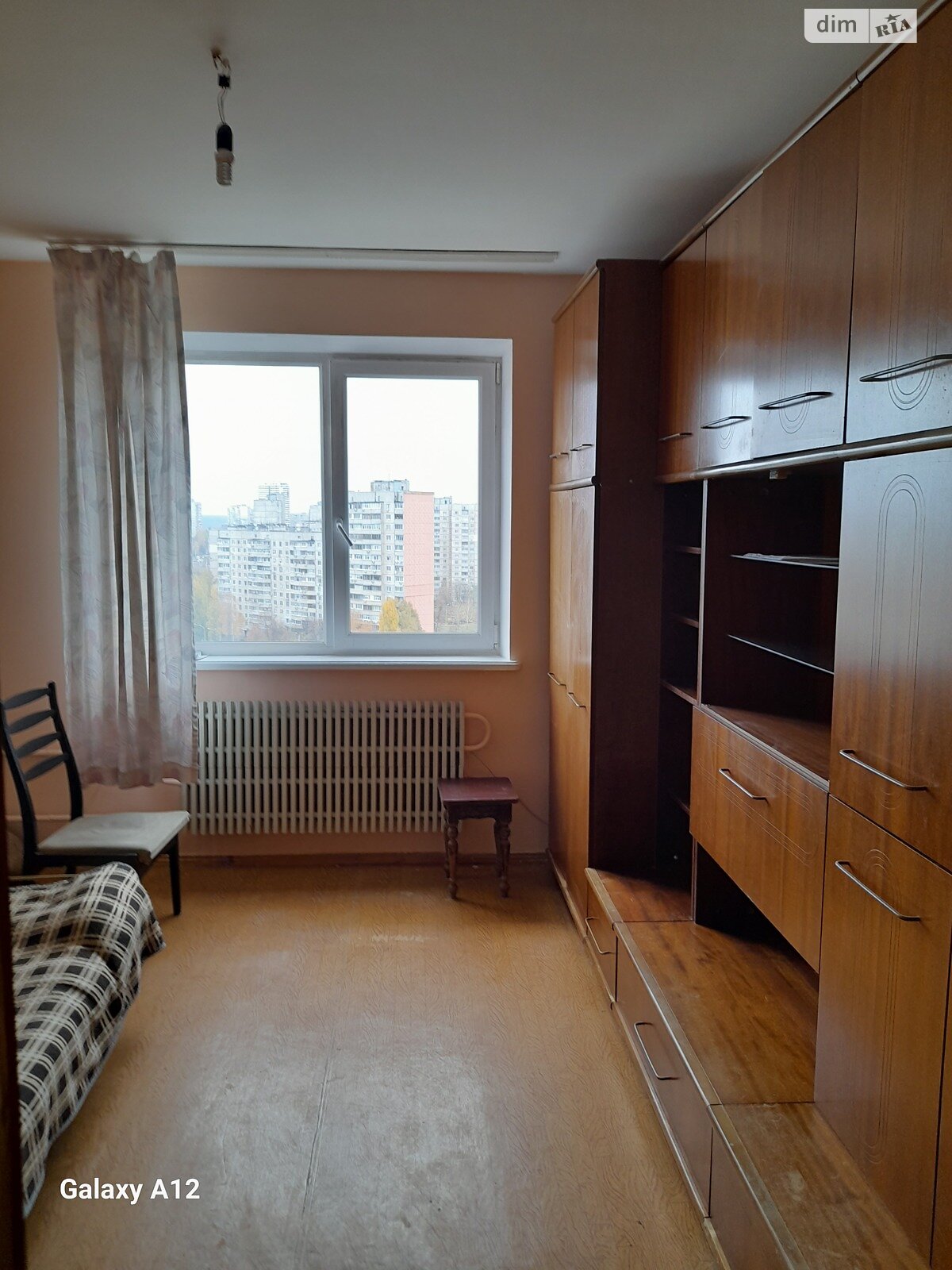 трехкомнатная квартира в Харькове, район 335-ый микрорайон, на ул. Энвера Ахсарова 16, кв. 128 в аренду на долгий срок помесячно фото 1