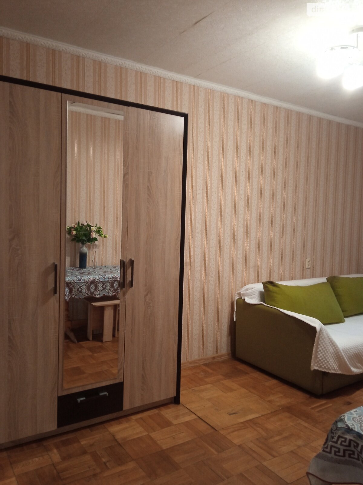 трикімнатна квартира в Харкові, район 521-ий мікрорайон, на вул. Нескорених 28 в довготривалу оренду помісячно фото 1 трикімнатна квартира в Харкові, район 521-ий мікрорайон, на вул. Нескорених 28 в довготривалу оренду помісячно фото 1