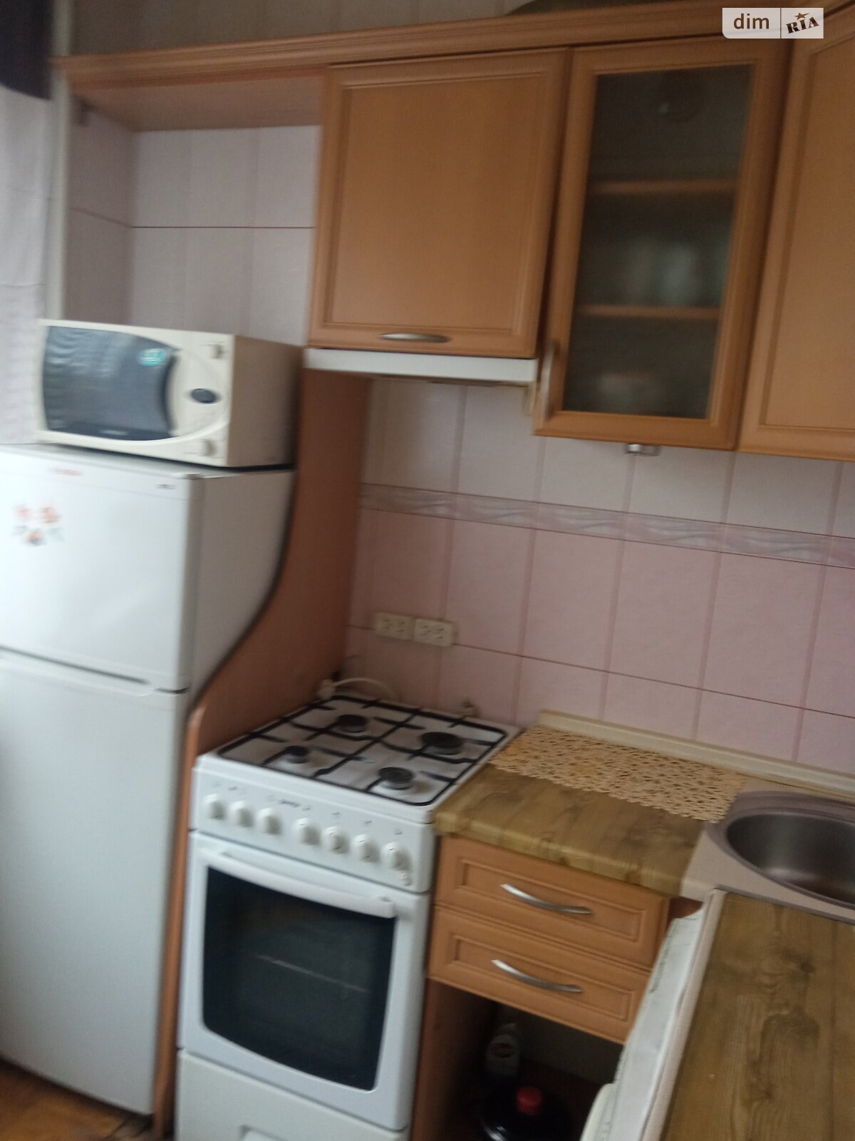 трикімнатна квартира в Харкові, район 521-ий мікрорайон, на вул. Нескорених 28 в довготривалу оренду помісячно фото 1 трикімнатна квартира в Харкові, район 521-ий мікрорайон, на вул. Нескорених 28 в довготривалу оренду помісячно фото 1