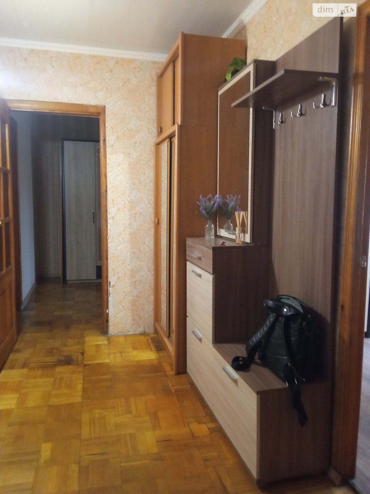 трикімнатна квартира в Харкові, район 521-ий мікрорайон, на вул. Нескорених 28 в довготривалу оренду помісячно фото 1 трикімнатна квартира в Харкові, район 521-ий мікрорайон, на вул. Нескорених 28 в довготривалу оренду помісячно фото 1