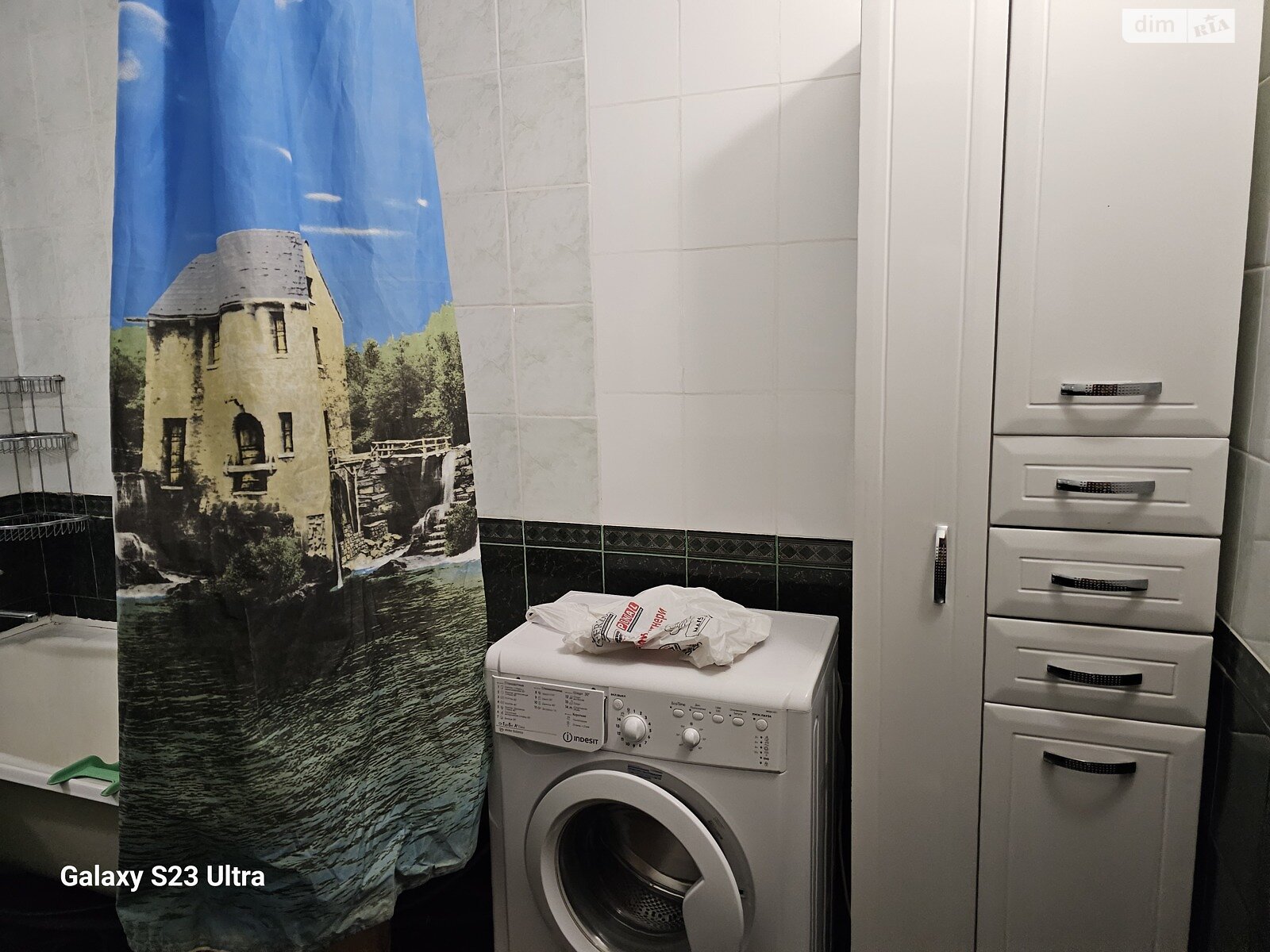 трехкомнатная квартира в Харькове, район Салтовский, на ул. Гвардейцев-Широнинцев 59 в аренду на долгий срок помесячно фото 1