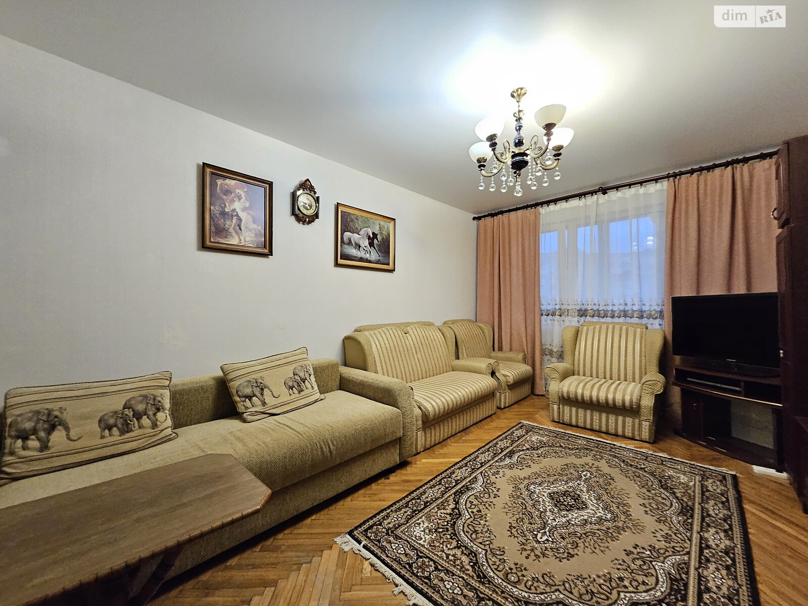 трехкомнатная квартира в Харькове, район 522-ый микрорайон, на ул. Нескореных 2/48 в аренду на долгий срок помесячно фото 1