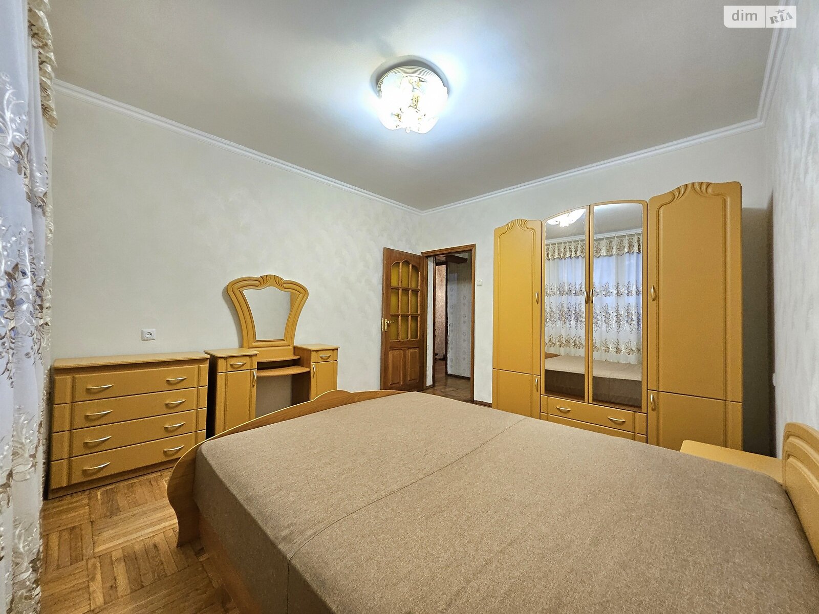 трехкомнатная квартира в Харькове, район 522-ый микрорайон, на ул. Нескореных 2/48 в аренду на долгий срок помесячно фото 1