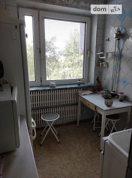 трехкомнатная квартира с мебелью в Харькове, район 533-ый микрорайон, на ул. Светлая 27а в аренду на долгий срок помесячно фото 1