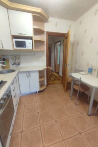 трехкомнатная квартира в Харькове, район 6-ой микрорайон, на ул. Старицкого 8 в аренду на долгий срок помесячно фото 2