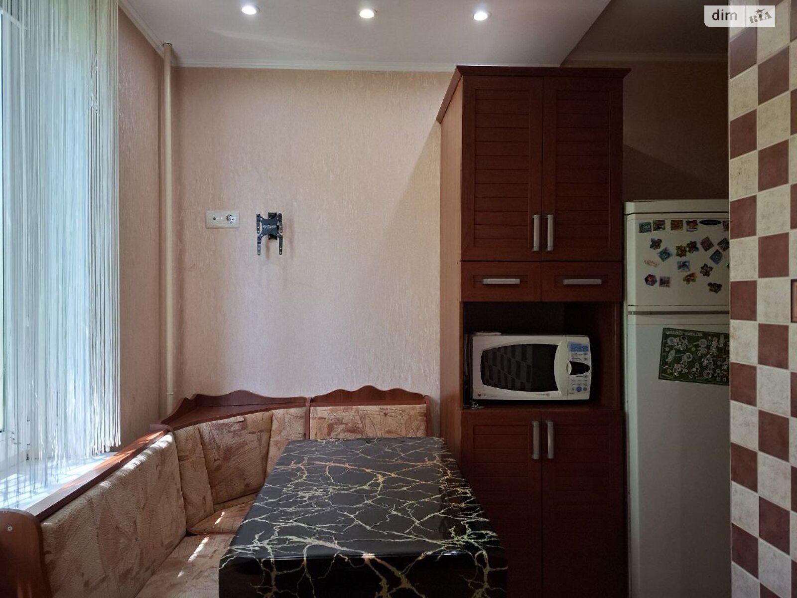 двокімнатна квартира в Харкові, район 626-ий мікрорайон, на вул. Амосова в довготривалу оренду помісячно фото 1 двокімнатна квартира в Харкові, район 626-ий мікрорайон, на вул. Амосова в довготривалу оренду помісячно фото 1