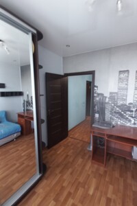 трикімнатна квартира в Харкові, район Олексїївка, на просп. Перемоги 48 в довготривалу оренду помісячно фото 2