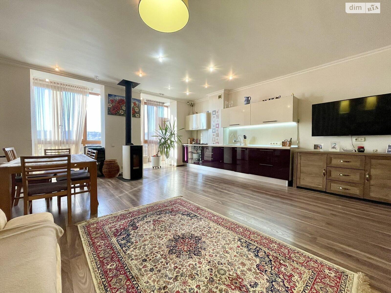 трехкомнатная квартира в Харькове, район Журавлевка, на ул. Новоалександровская в аренду на долгий срок помесячно фото 1