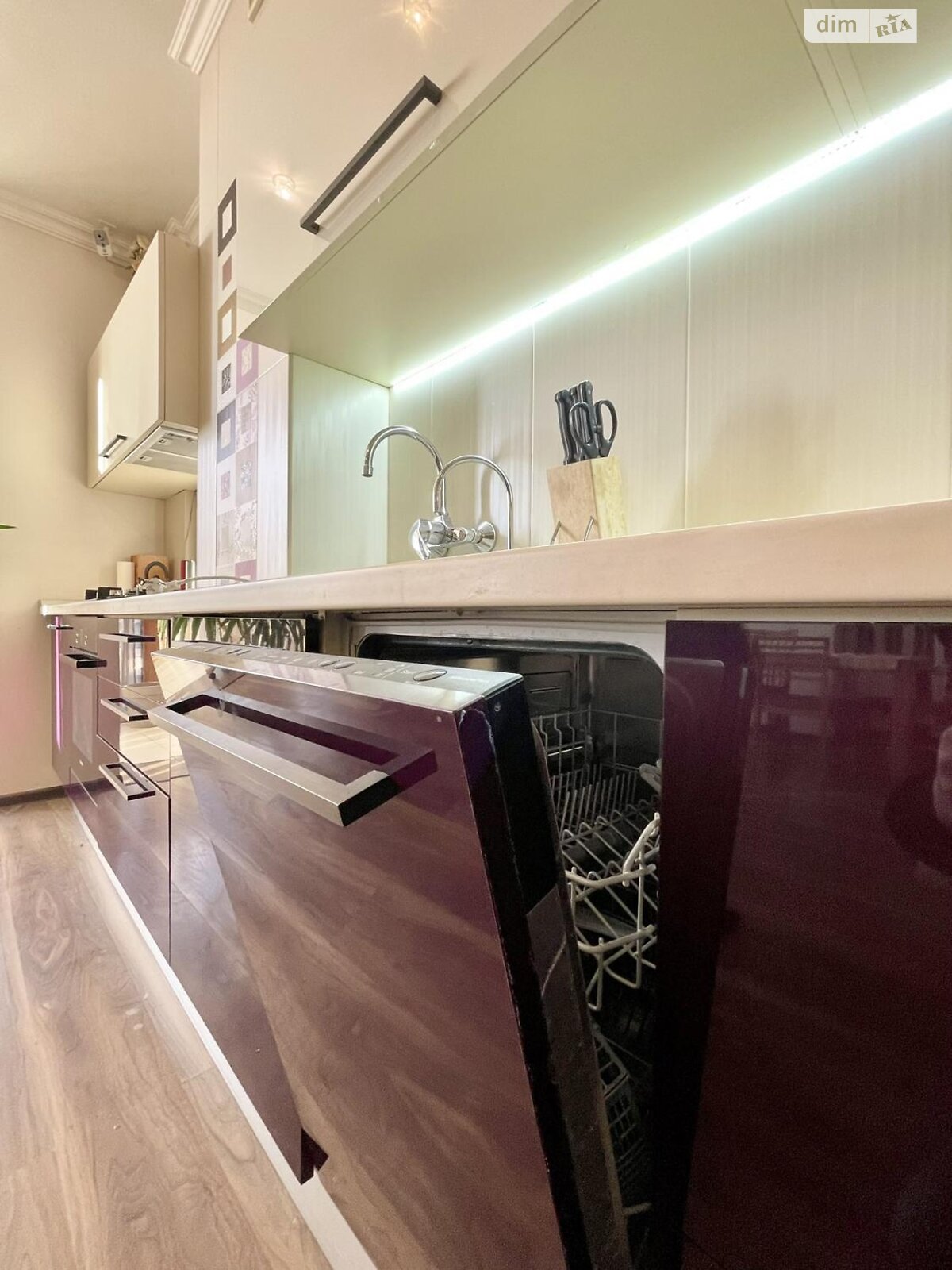 трехкомнатная квартира в Харькове, район Журавлевка, на ул. Новоалександровская в аренду на долгий срок помесячно фото 1