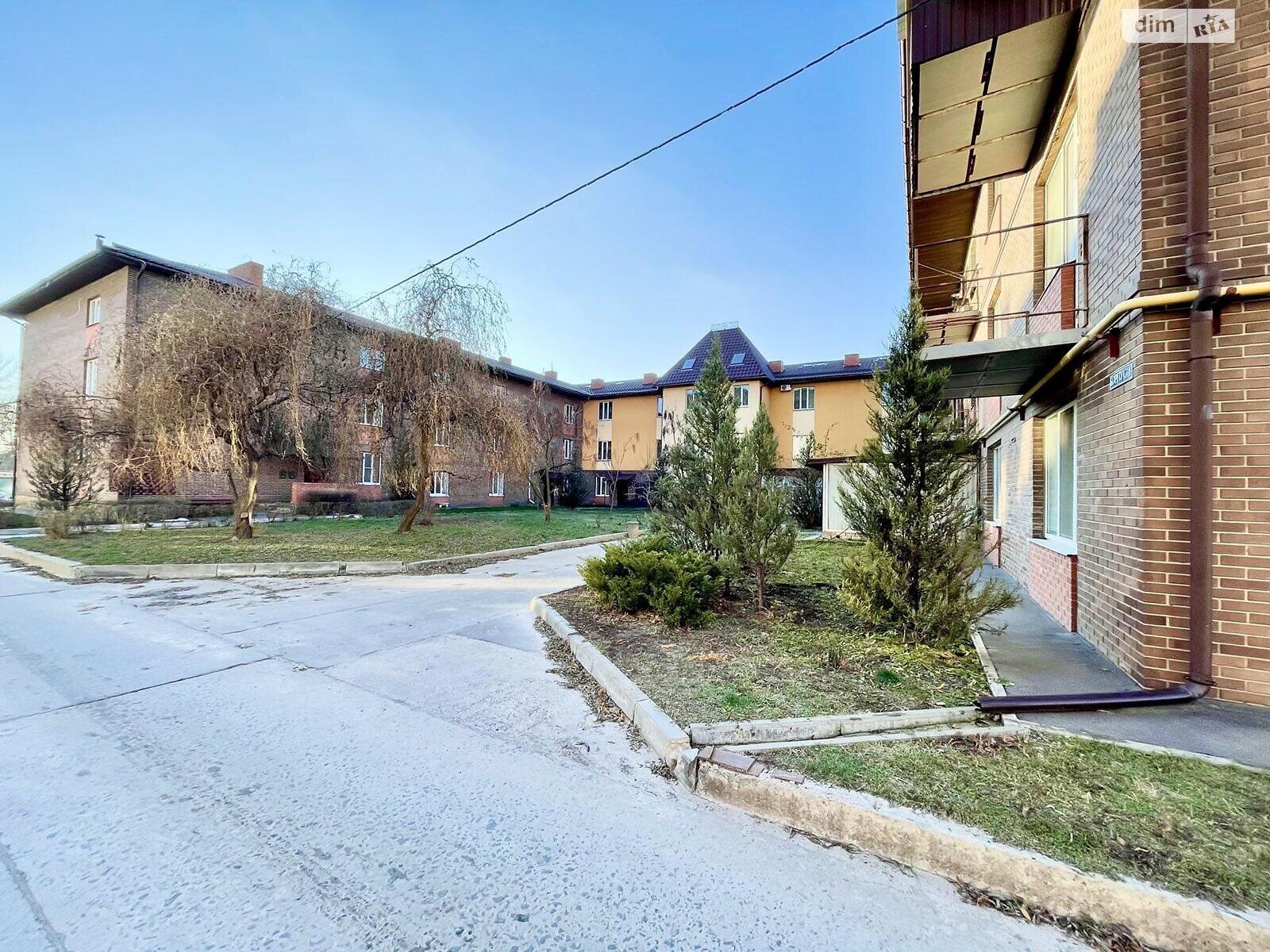 трехкомнатная квартира в Харькове, район Журавлевка, на ул. Новоалександровская в аренду на долгий срок помесячно фото 1