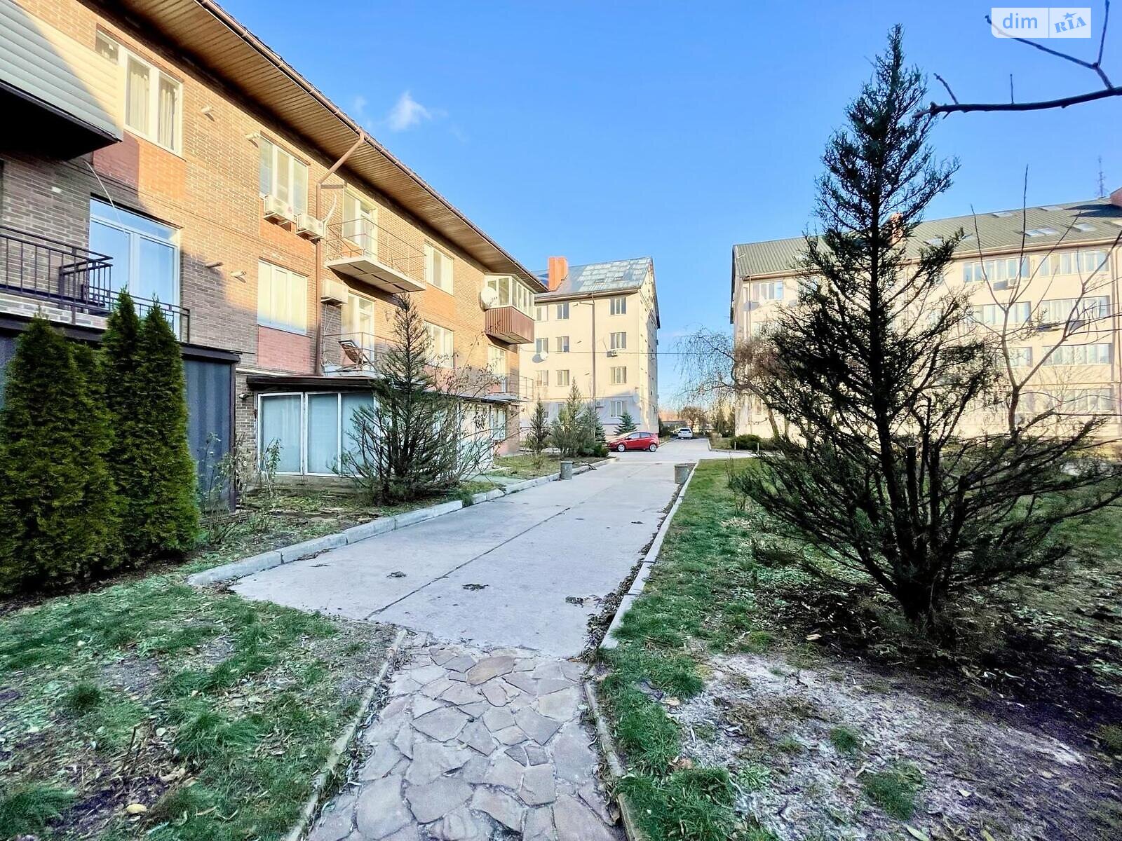 трехкомнатная квартира в Харькове, район Журавлевка, на ул. Новоалександровская в аренду на долгий срок помесячно фото 1