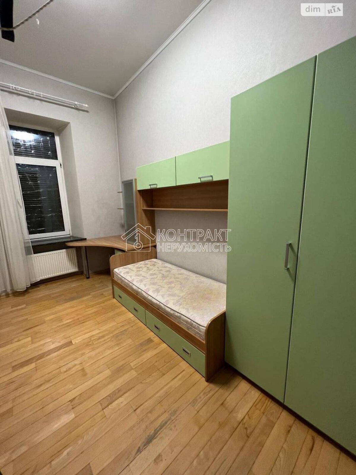трехкомнатная квартира в Харькове, район Нагорный (Киевский), на пер. Театральный в аренду на долгий срок помесячно фото 1 трехкомнатная квартира в Харькове, район Нагорный (Киевский), на пер. Театральный в аренду на долгий срок помесячно фото 1
