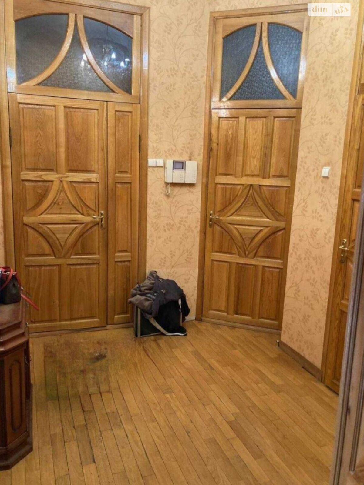 трехкомнатная квартира в Харькове, район Нагорный (Киевский), на ул. Сумская 73 в аренду на долгий срок помесячно фото 1 трехкомнатная квартира в Харькове, район Нагорный (Киевский), на ул. Сумская 73 в аренду на долгий срок помесячно фото 1