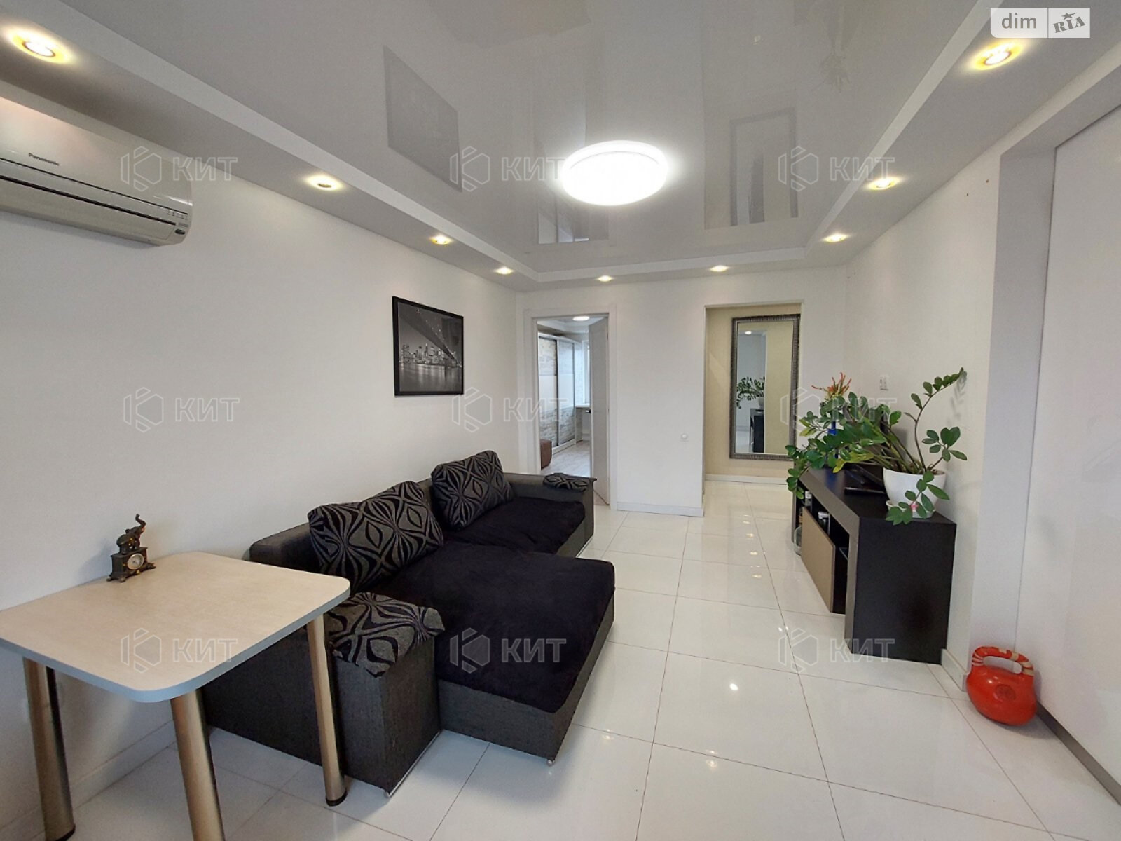 трехкомнатная квартира в Харькове, район Новые Дома, на ул. Мельникова Василия 8 в аренду на долгий срок помесячно фото 1