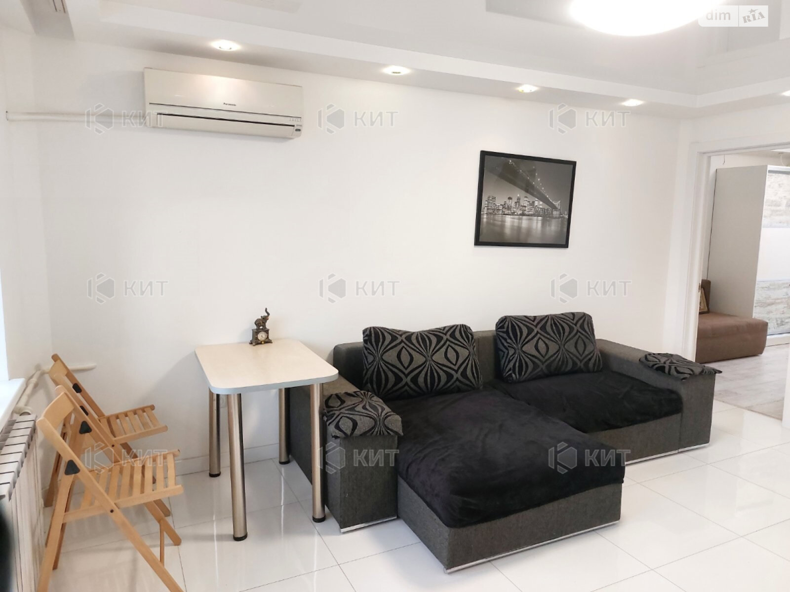 трехкомнатная квартира в Харькове, район Новые Дома, на ул. Мельникова Василия 8 в аренду на долгий срок помесячно фото 1