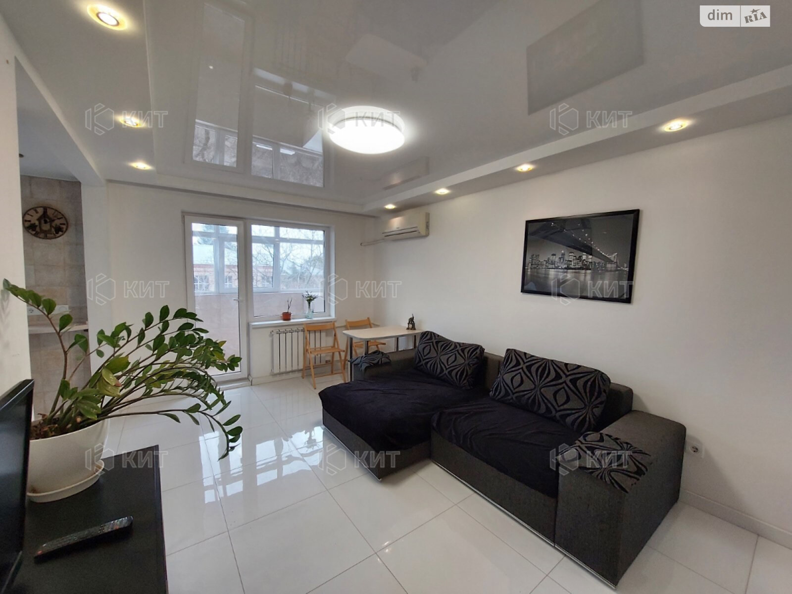 трехкомнатная квартира в Харькове, район Новые Дома, на ул. Мельникова Василия 8 в аренду на долгий срок помесячно фото 1