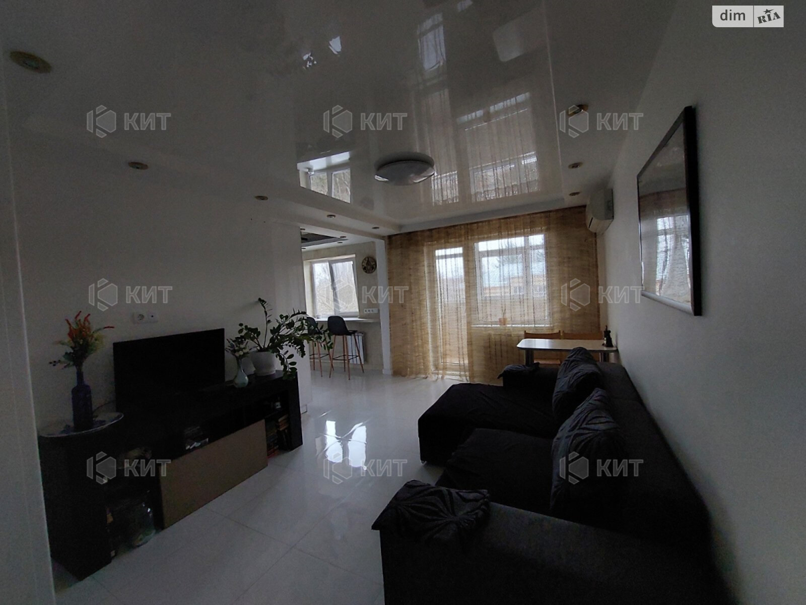 трехкомнатная квартира в Харькове, район Новые Дома, на ул. Мельникова Василия 8 в аренду на долгий срок помесячно фото 1