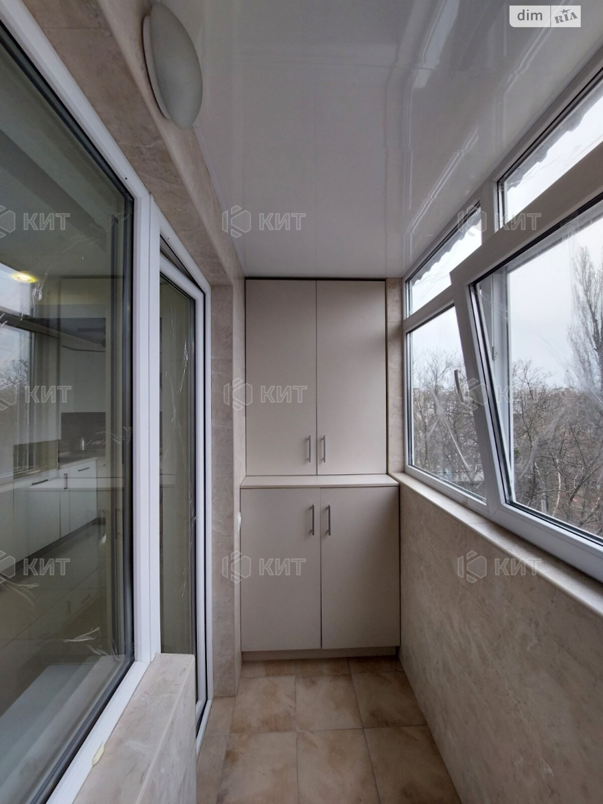 трехкомнатная квартира в Харькове, район Новые Дома, на ул. Мельникова Василия 8 в аренду на долгий срок помесячно фото 1