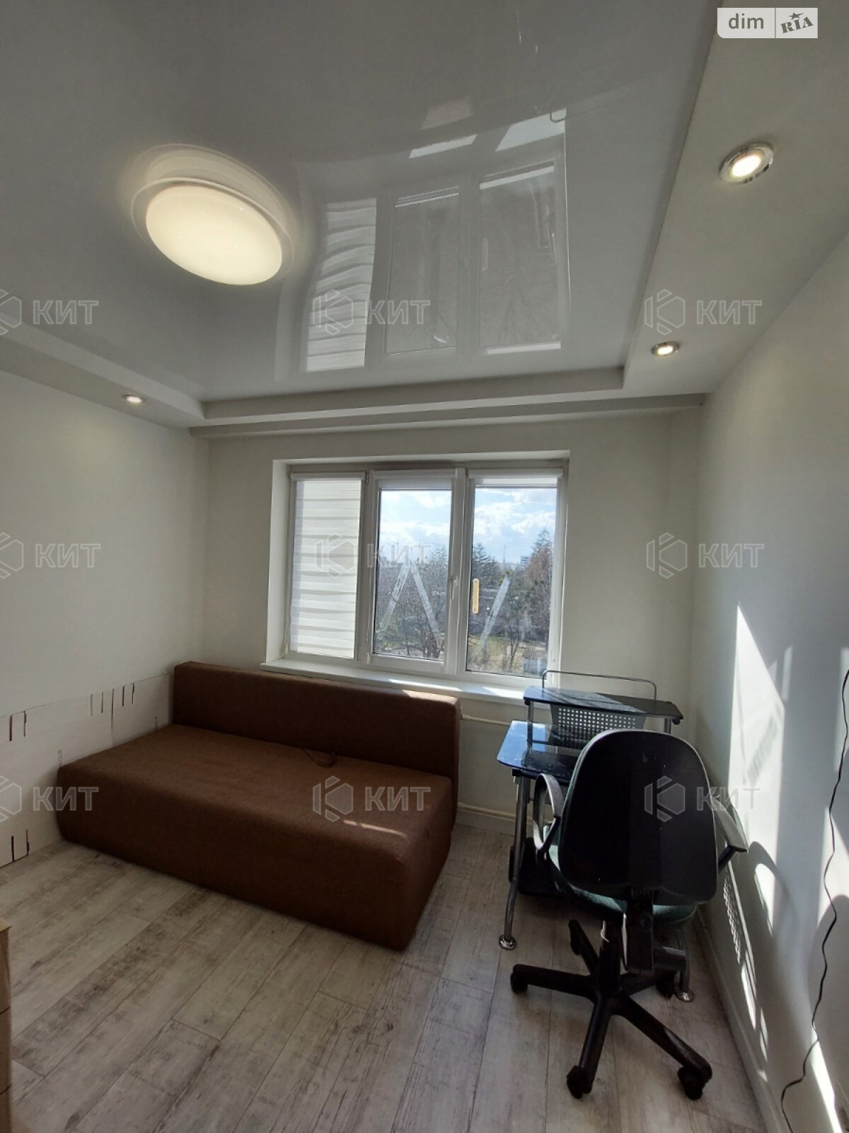 трехкомнатная квартира в Харькове, район Новые Дома, на ул. Мельникова Василия 8 в аренду на долгий срок помесячно фото 1