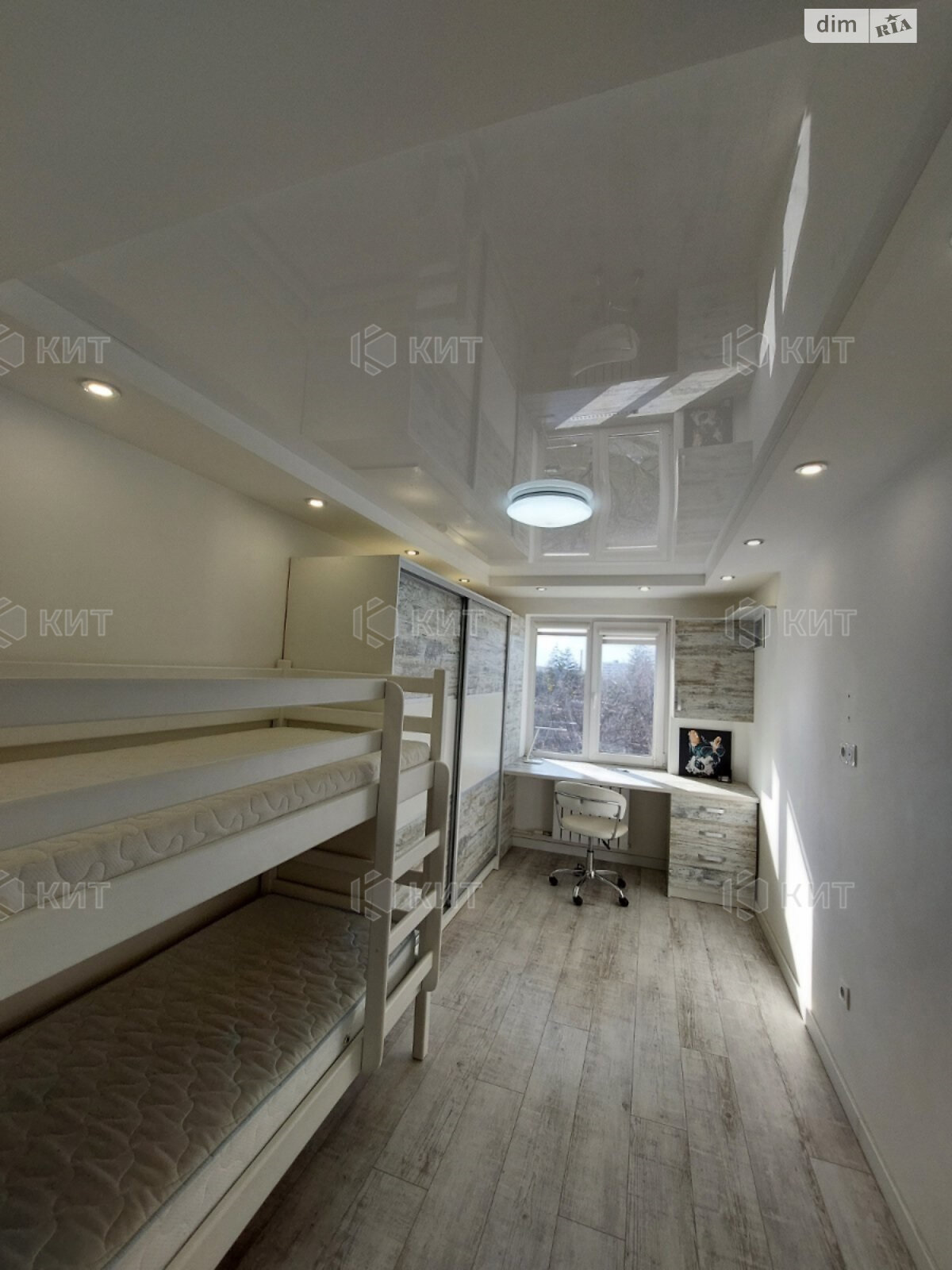 трехкомнатная квартира в Харькове, район Новые Дома, на ул. Мельникова Василия 8 в аренду на долгий срок помесячно фото 1