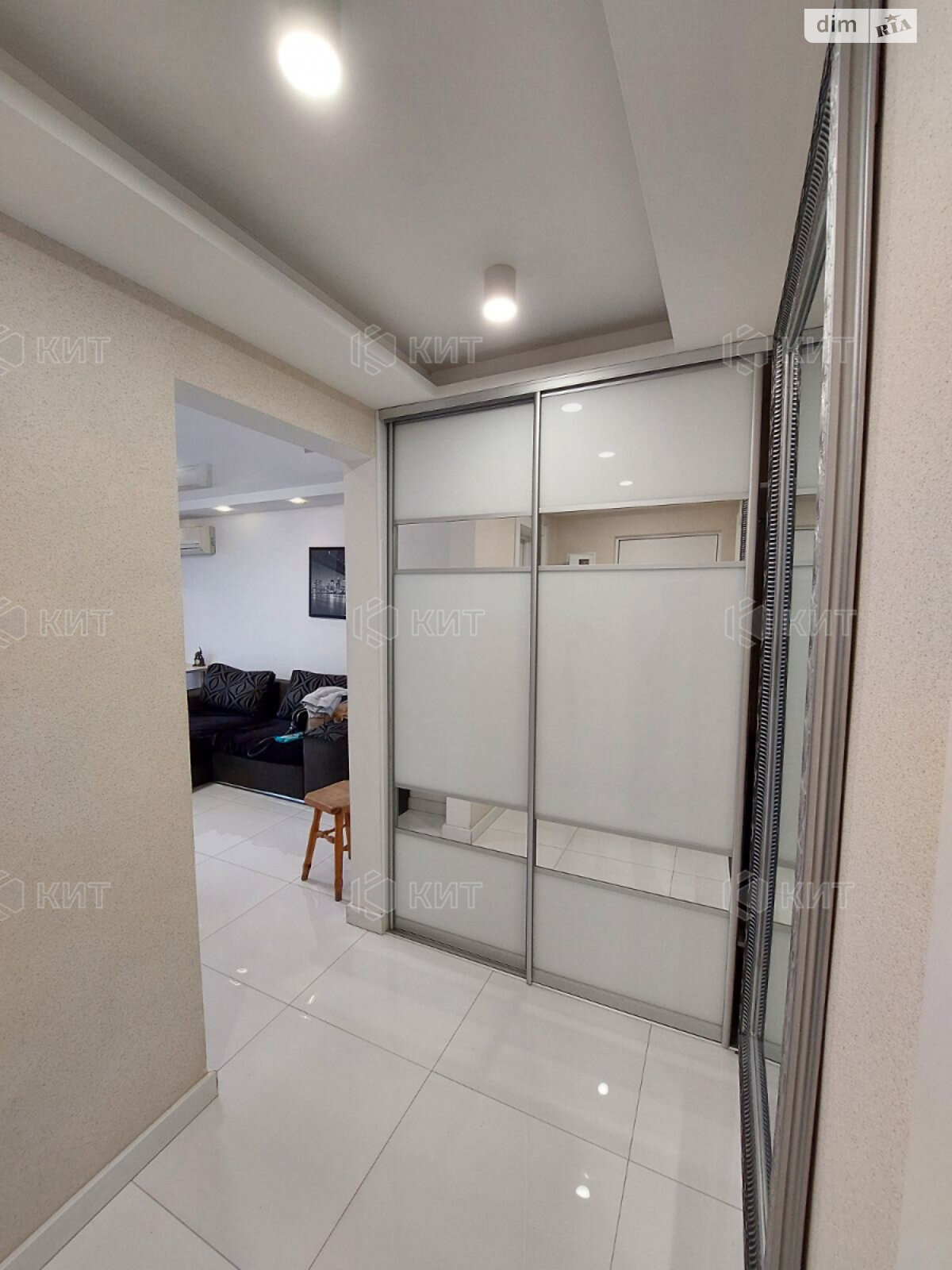 трехкомнатная квартира в Харькове, район Новые Дома, на ул. Мельникова Василия 8 в аренду на долгий срок помесячно фото 1