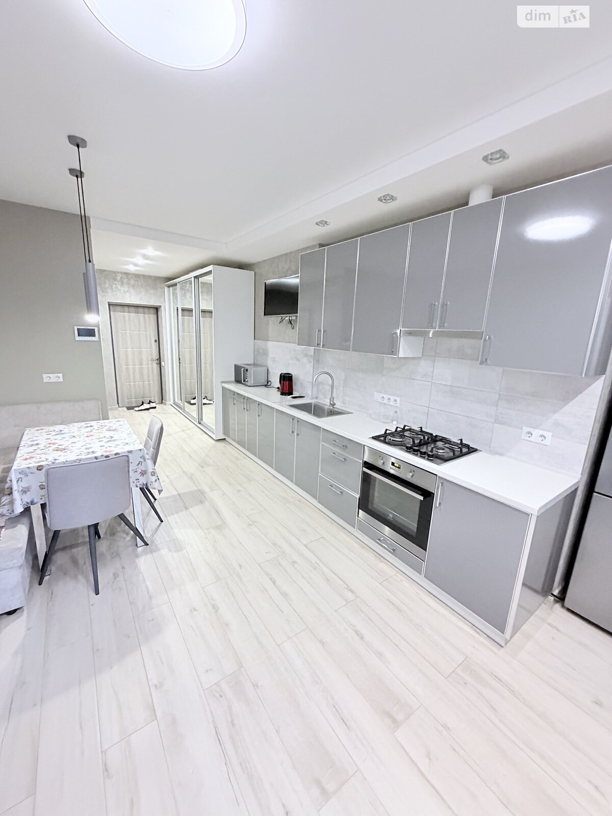 двухкомнатная квартира в Харькове, район Основянский, на майд. Героев Небесной Сотни 14/1 в аренду на долгий срок помесячно фото 1