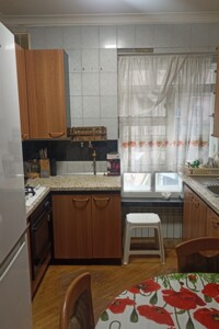 трикімнатна квартира з меблями в Харкові, район Основ’янський, на майд. Захисників України 1 в довготривалу оренду помісячно фото 2