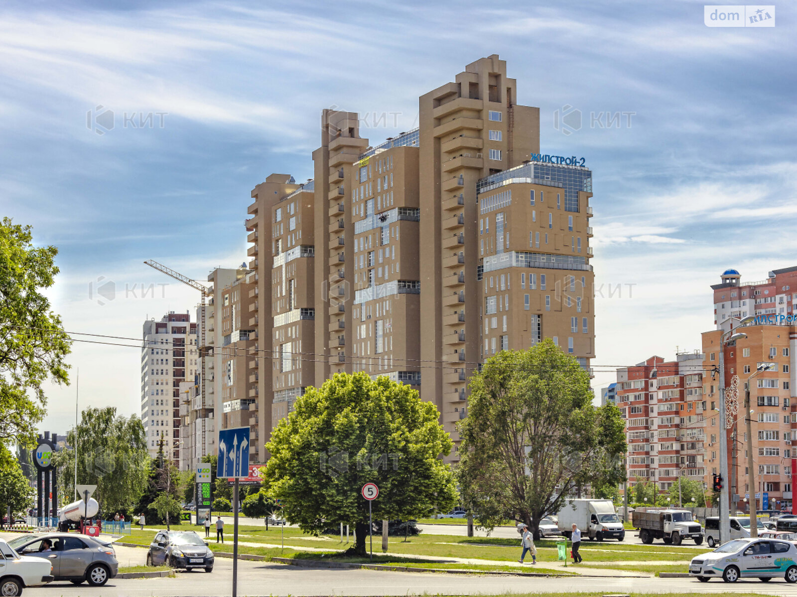 трехкомнатная квартира в Харькове, район Павловка, на ул. Клочковская 117 в аренду на долгий срок помесячно фото 1