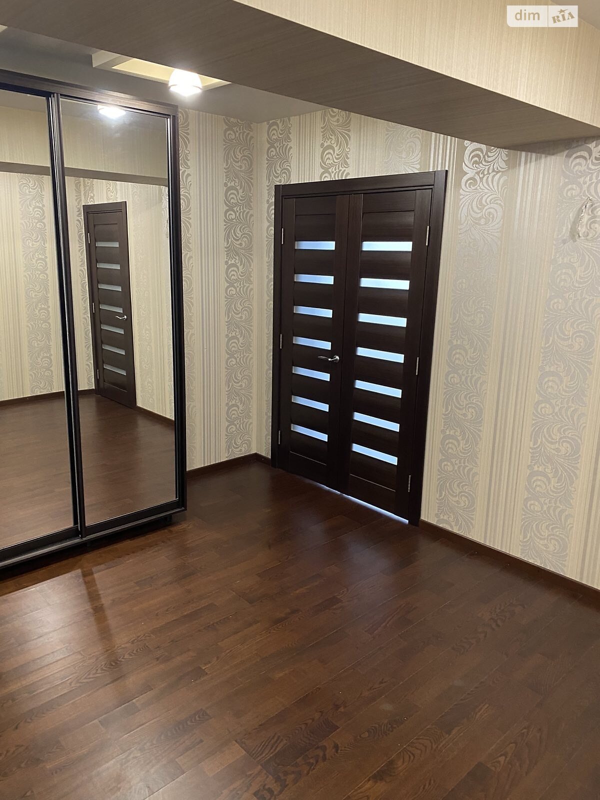 трехкомнатная квартира в Харькове, район Павловка, на ул. Залесская 5 в аренду на долгий срок помесячно фото 1 трехкомнатная квартира в Харькове, район Павловка, на ул. Залесская 5 в аренду на долгий срок помесячно фото 1