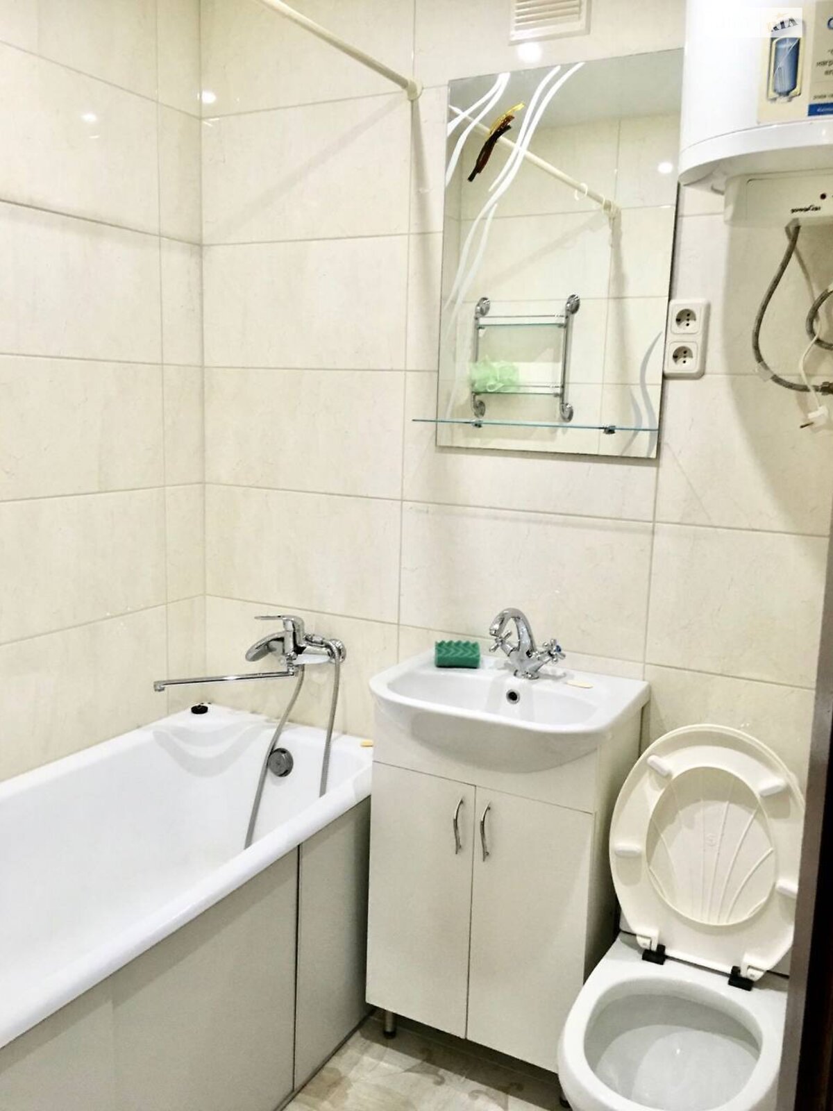 двухкомнатная квартира в Харькове, район Павлово Поле, на ул. Двадцать Третьего Августа 22 в аренду на долгий срок помесячно фото 1