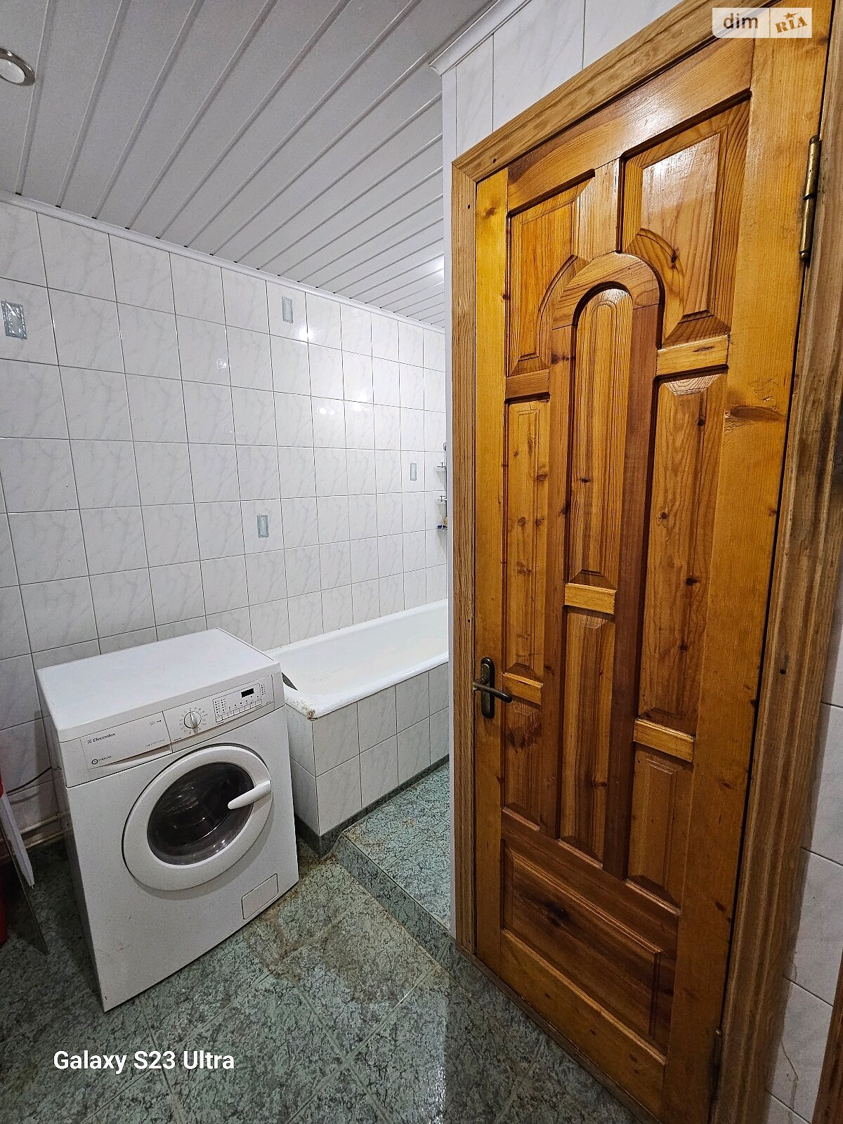 четырехкомнатная квартира в Харькове, на просп. Победы 72Б в аренду на долгий срок помесячно фото 1 четырехкомнатная квартира в Харькове, на просп. Победы 72Б в аренду на долгий срок помесячно фото 1