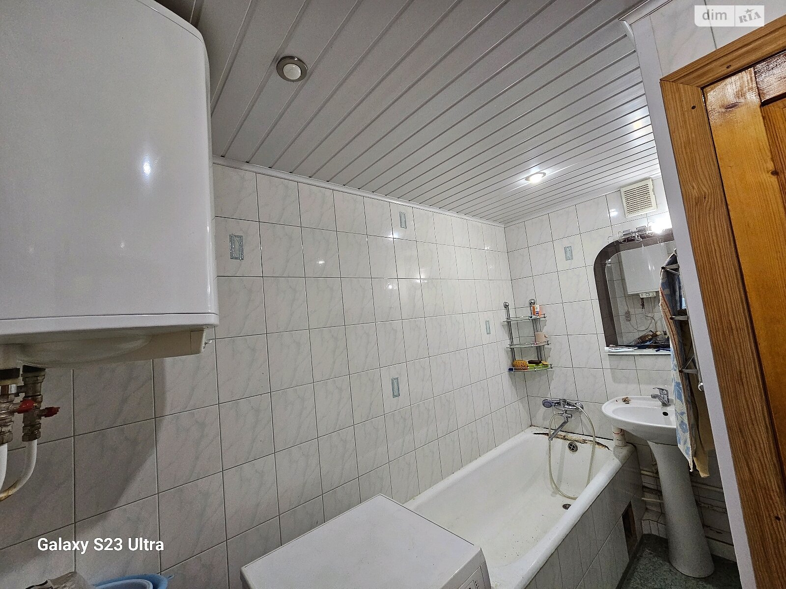 четырехкомнатная квартира в Харькове, на просп. Победы 72Б в аренду на долгий срок помесячно фото 1 четырехкомнатная квартира в Харькове, на просп. Победы 72Б в аренду на долгий срок помесячно фото 1