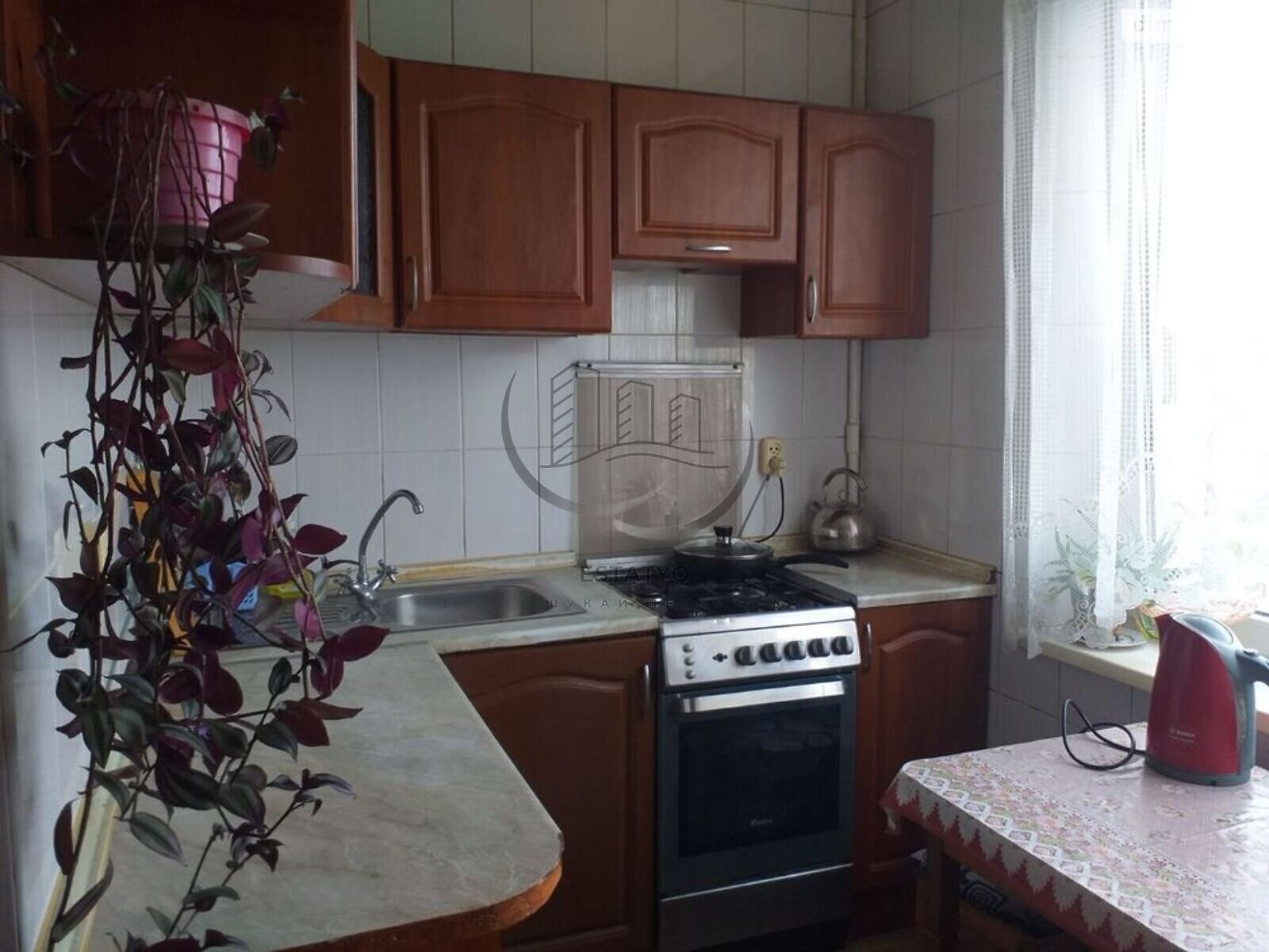 трехкомнатная квартира в Харькове, район Салтовский, на ул. Нескореных 47Б в аренду на долгий срок помесячно фото 1