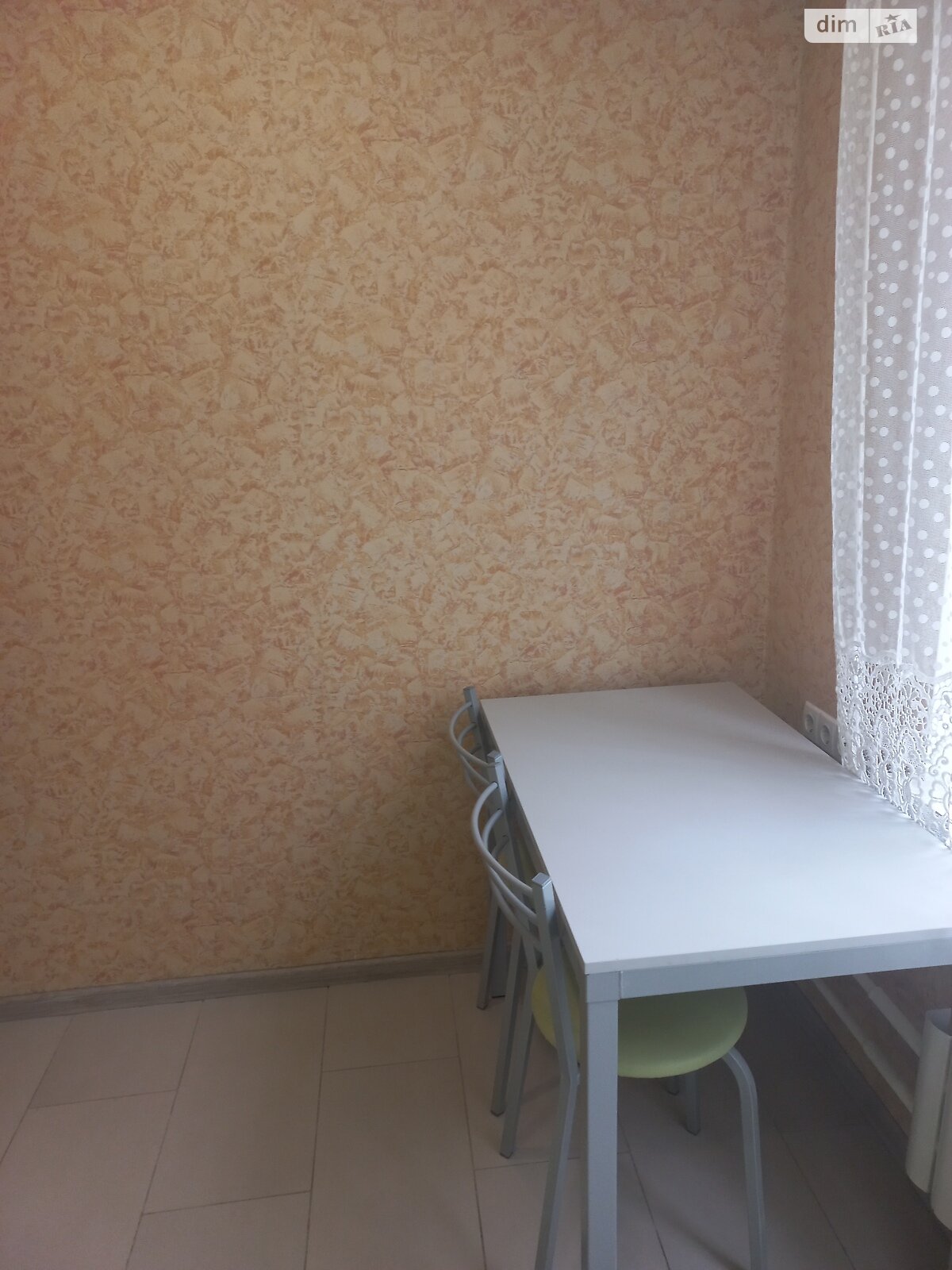 однокомнатная квартира в Харькове, район Салтовский, на ул. Нескореных 37 в аренду на долгий срок помесячно фото 1 однокомнатная квартира в Харькове, район Салтовский, на ул. Нескореных 37 в аренду на долгий срок помесячно фото 1